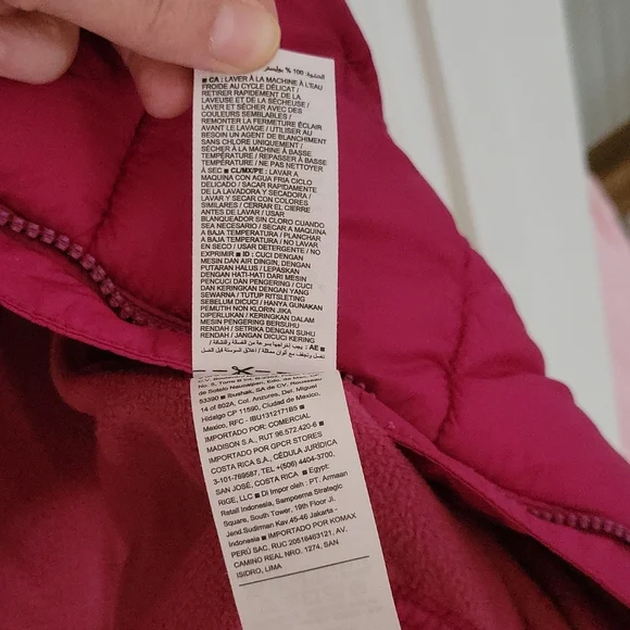 Old Navy kids puffer vest - Picture 5 of 6